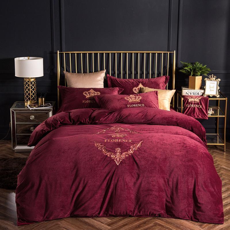 Crown Velvet Bedding Set - Nordic Side - 