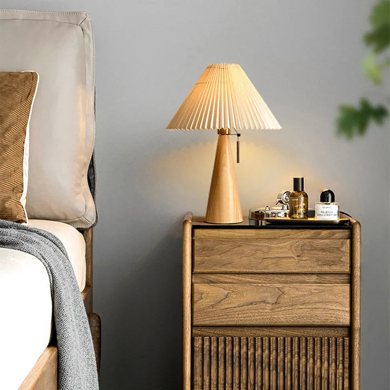 Welma Retro Wooden Lamp