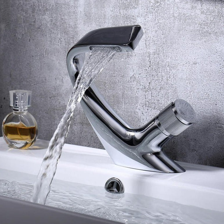 Xavier- Modern Curved Bathroom Faucet