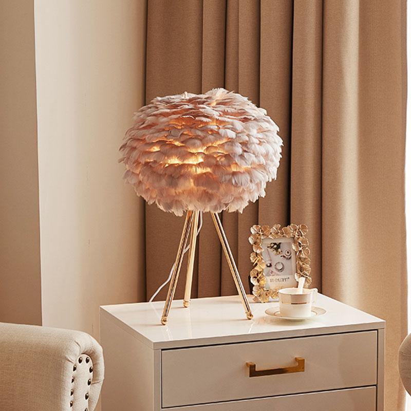 Whimsical Feather Lamp - Nordic Side - 