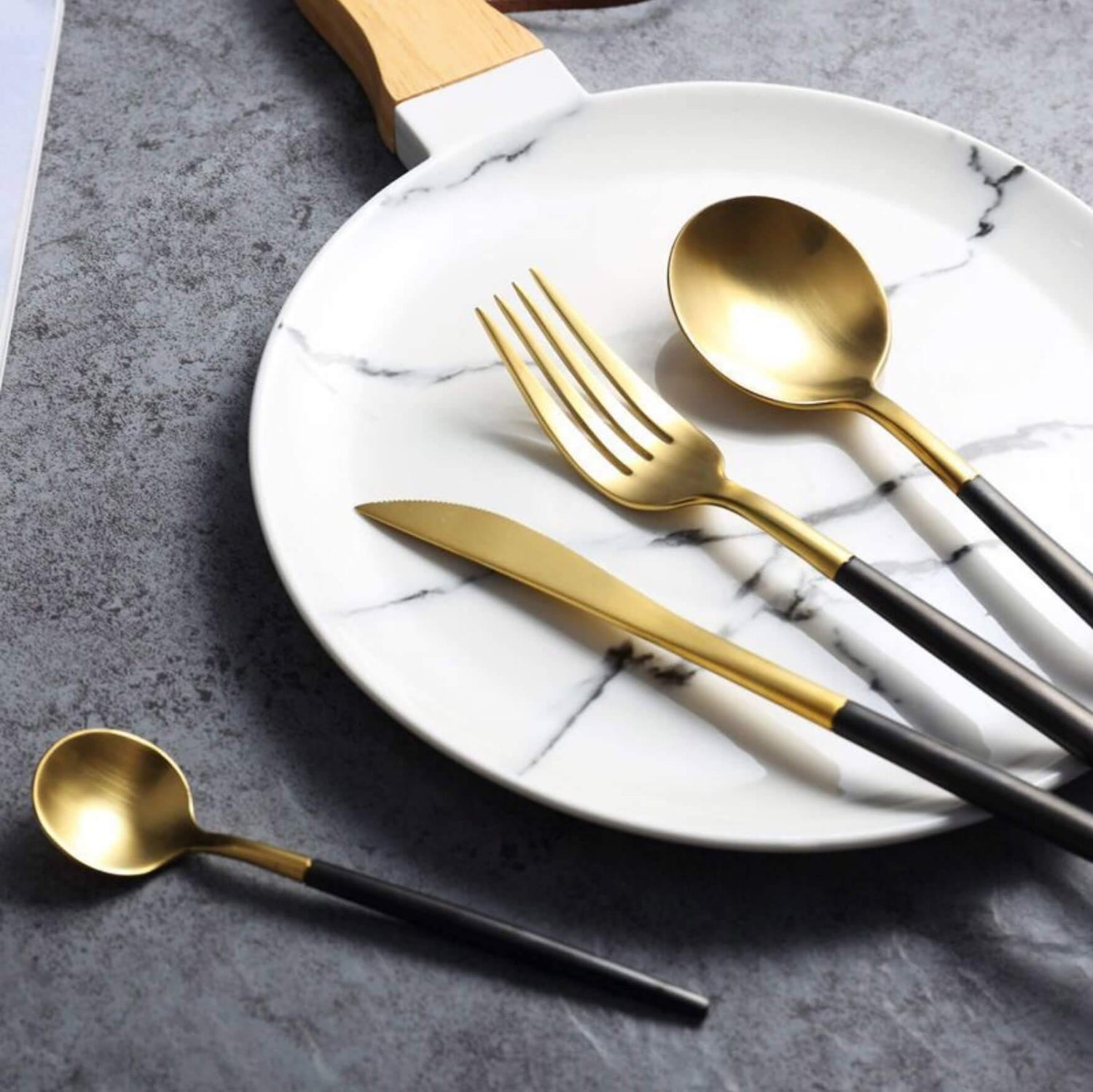 4 Pcs Black & Gold Cutlery Set - Nordic Side - 