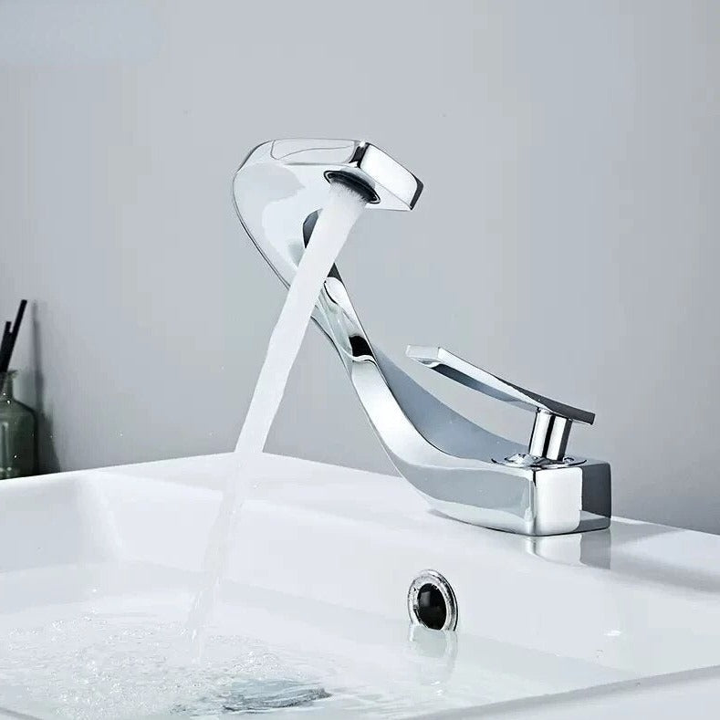 Vern - Curved Bathroom Faucet