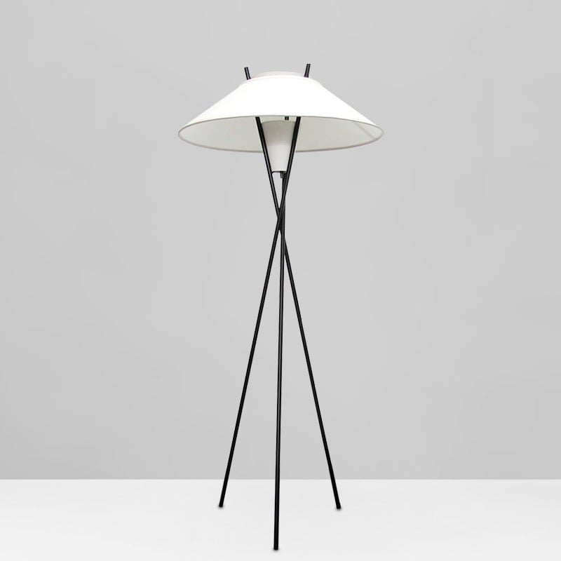 Tripod Hoka Floor Lamp