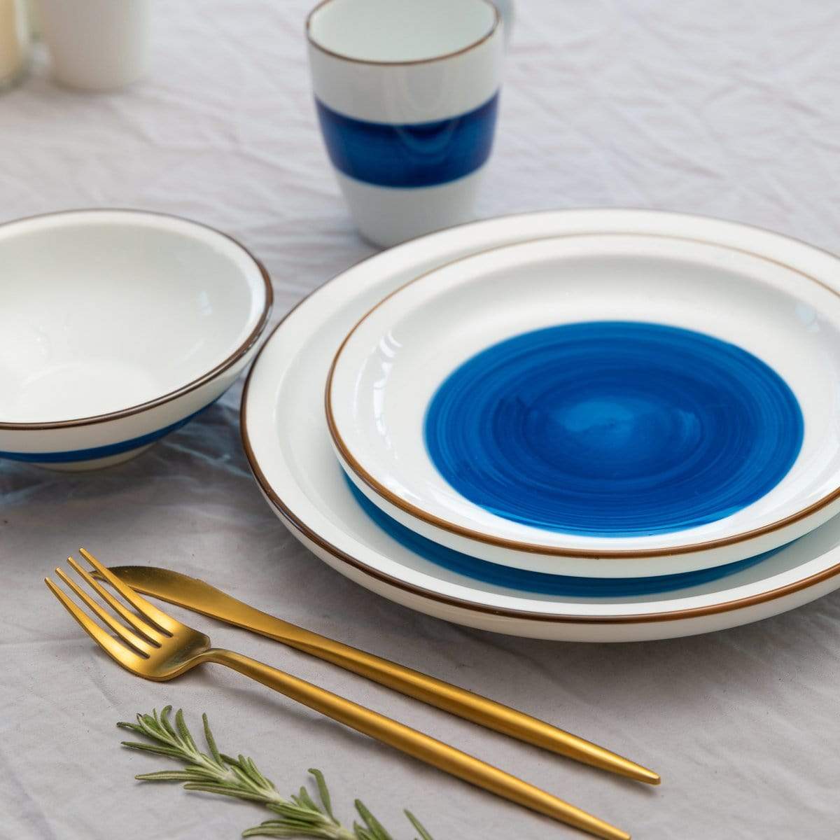 Flur Dinnerware Set (Set of 12 plates)