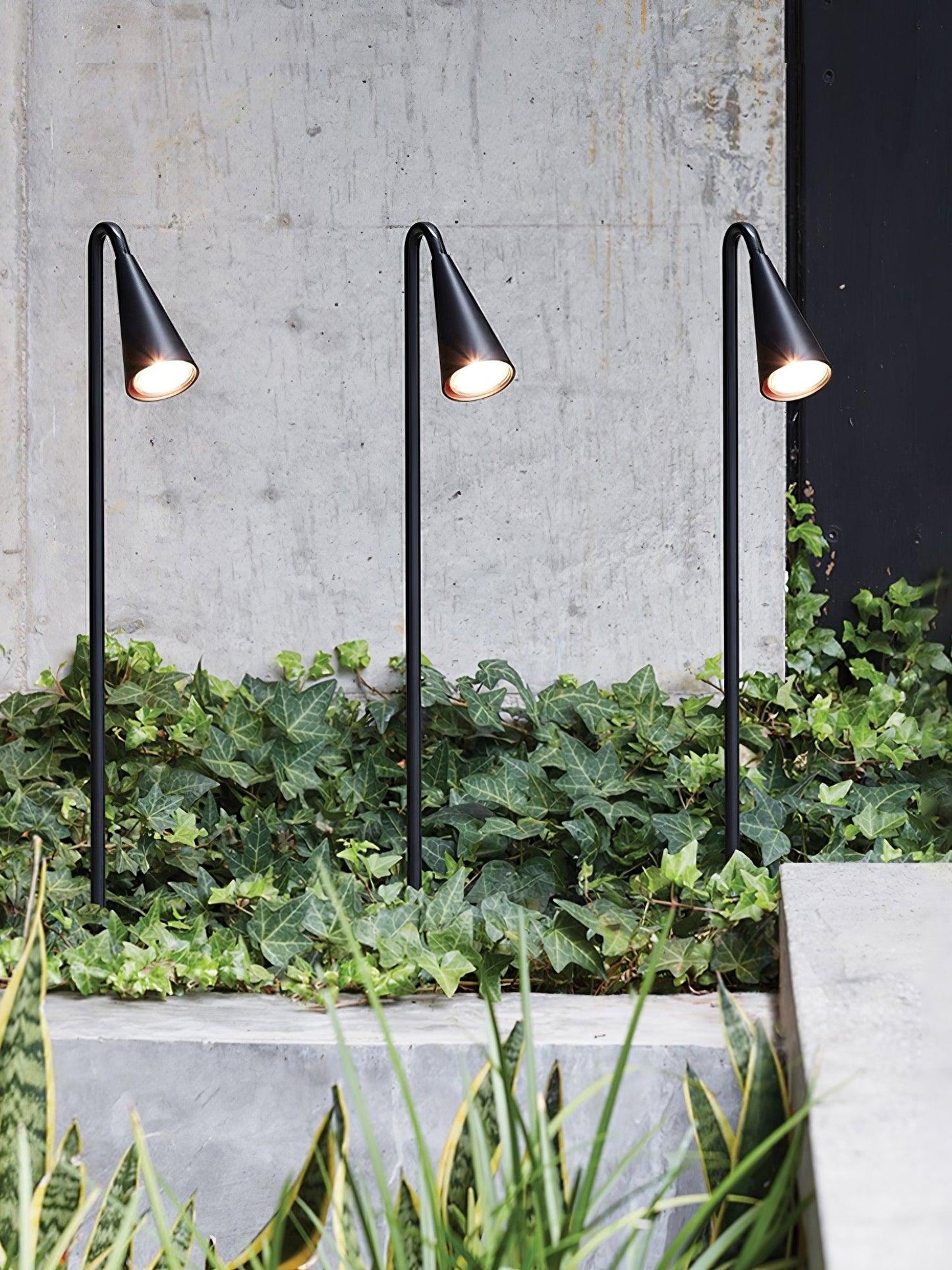 Bellflower Outdoor Floor Lamp