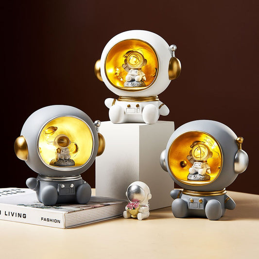 Astronaut Statue Night Lamp