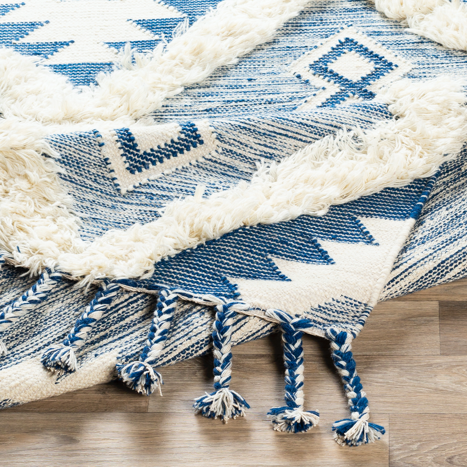 Apache Royal Rug - Nordic Side - 