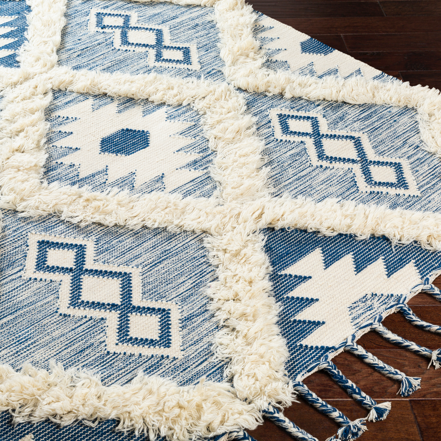 Apache Royal Rug - Nordic Side - 