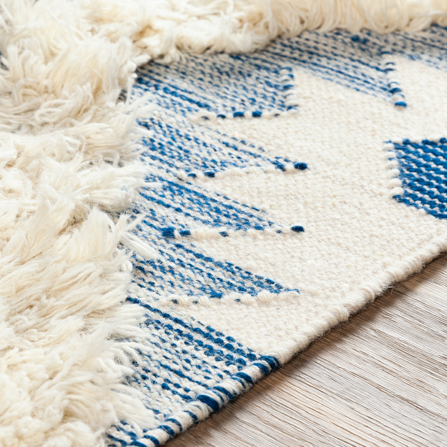 Apache Royal Rug - Nordic Side - 