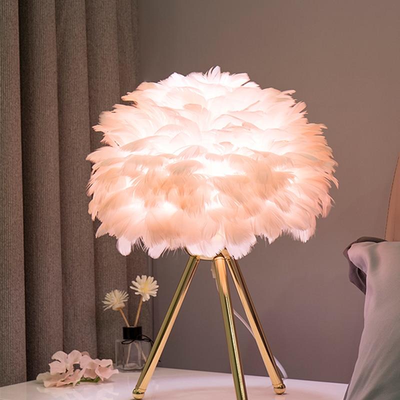 Modern Feather Table Lamp - Romantic Elegance