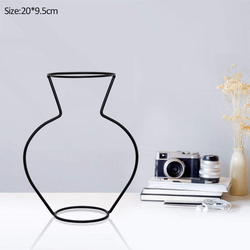 Modern Line Vase & Pampas