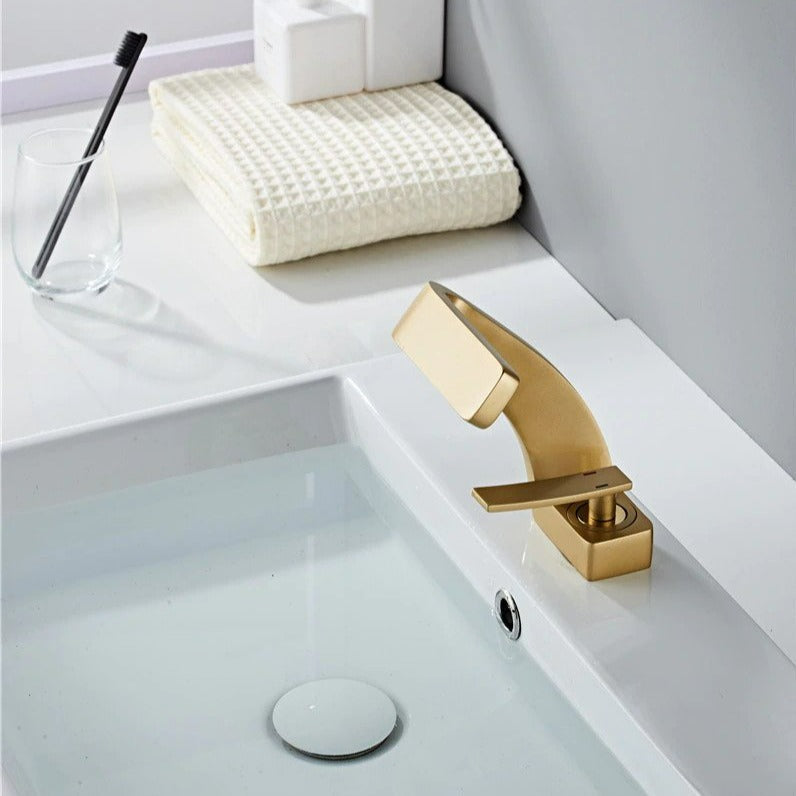 Titan - Modern Curved Faucet