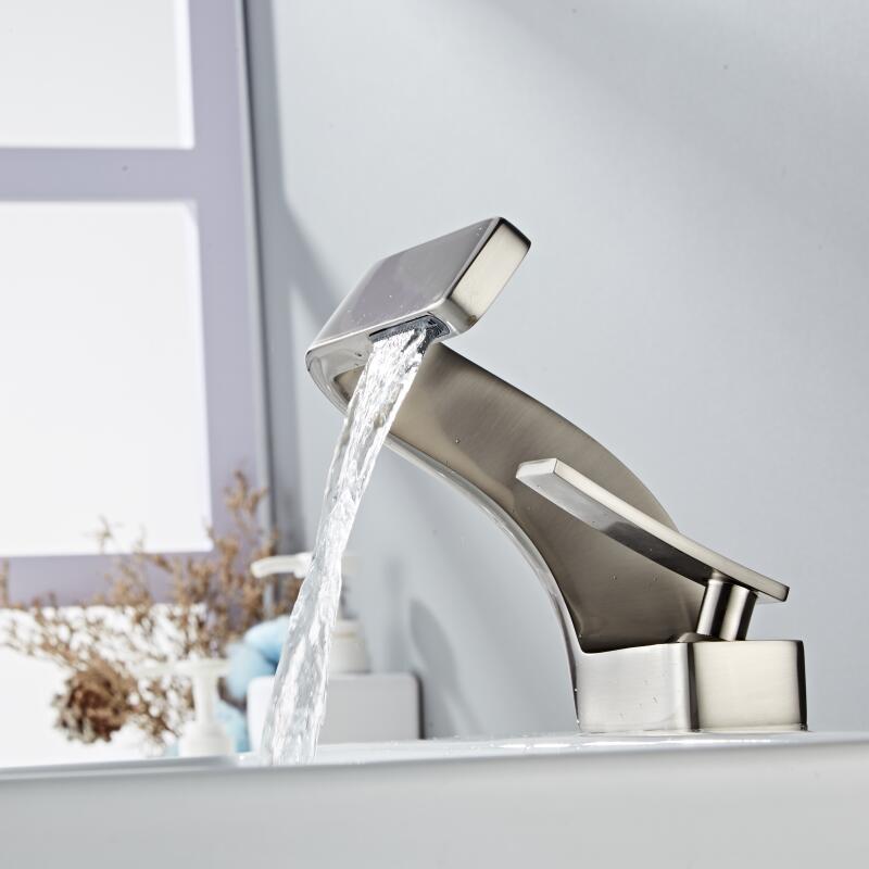 Titan - Modern Curved Faucet