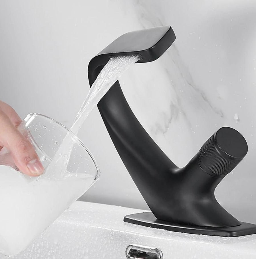 Xavier- Modern Curved Bathroom Faucet