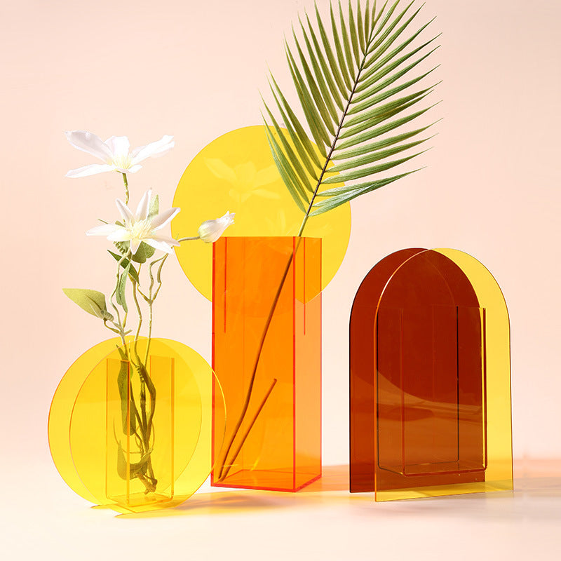 Varena Acrylic Vase