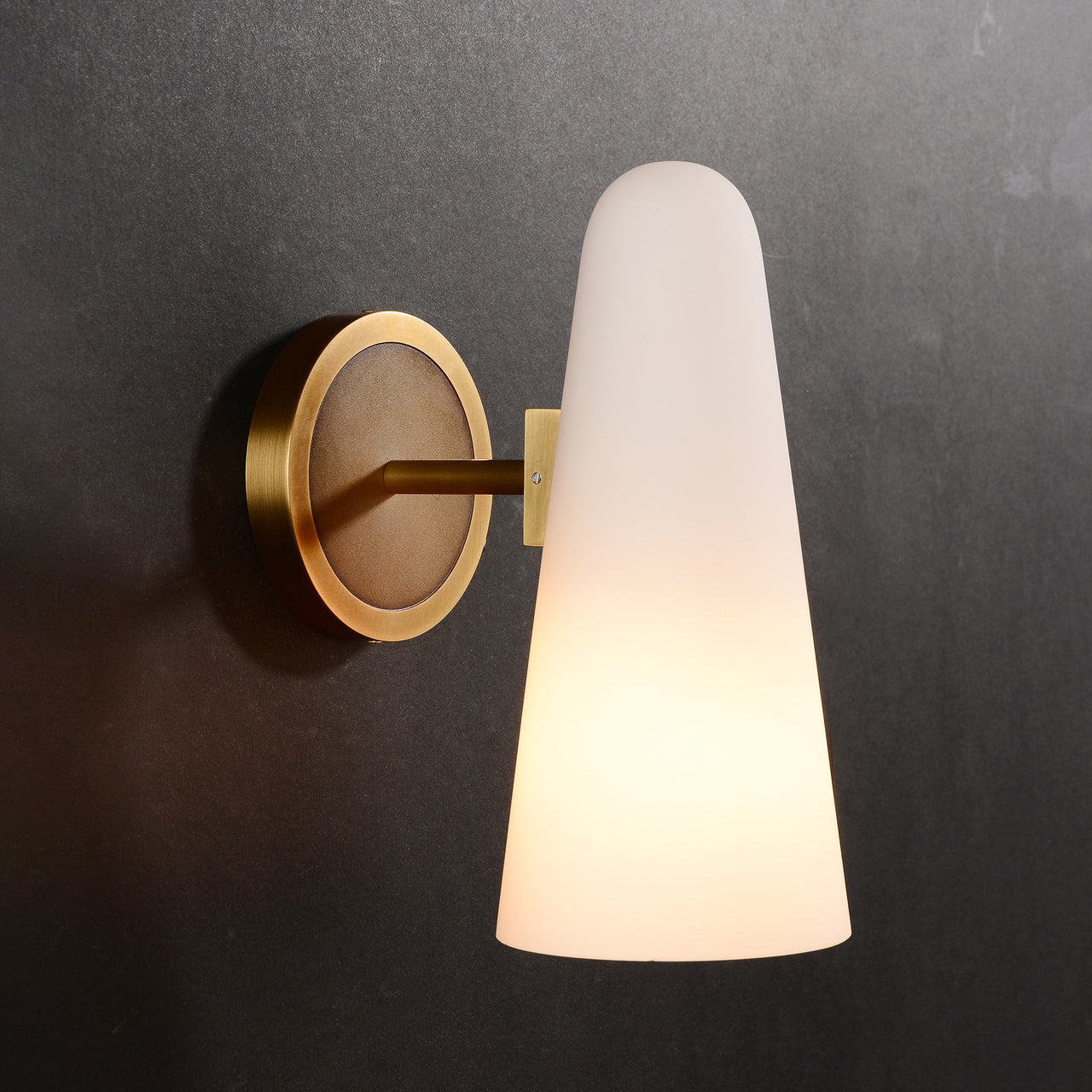 Montfaucon Wall Lamp