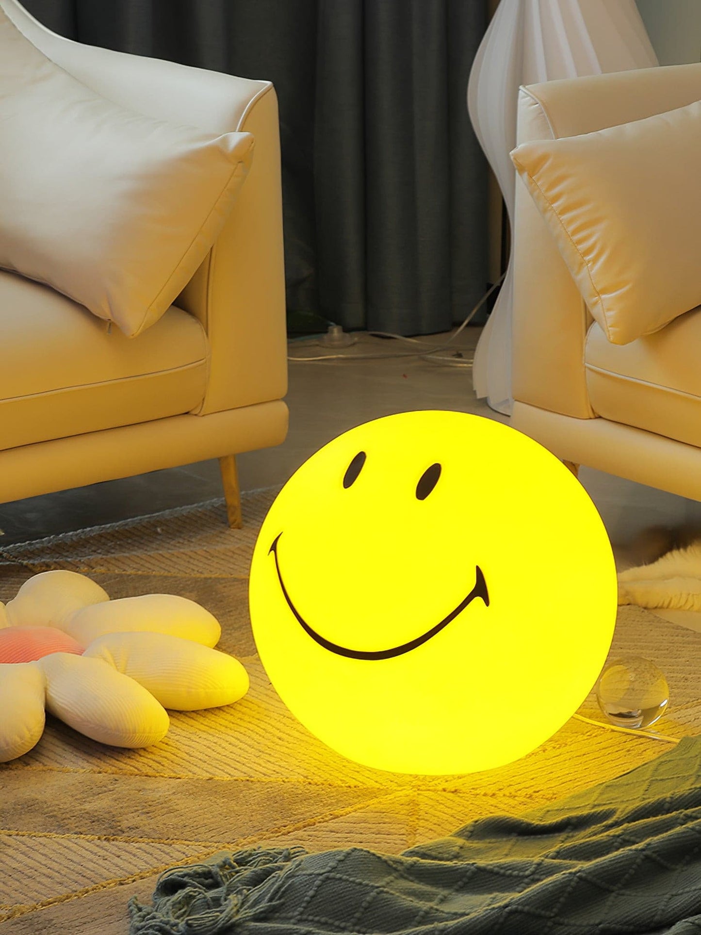 Mr Maria Smiley Table Lamp