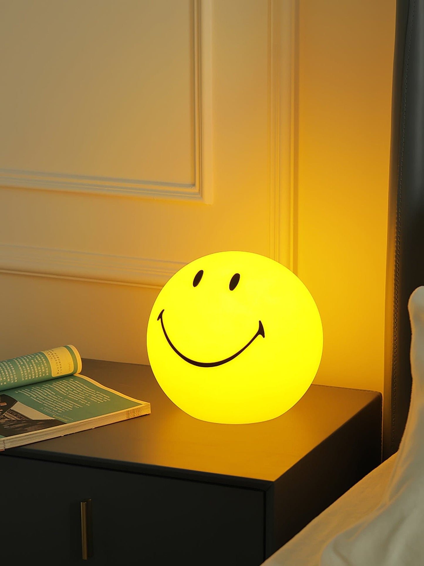 Mr Maria Smiley Table Lamp