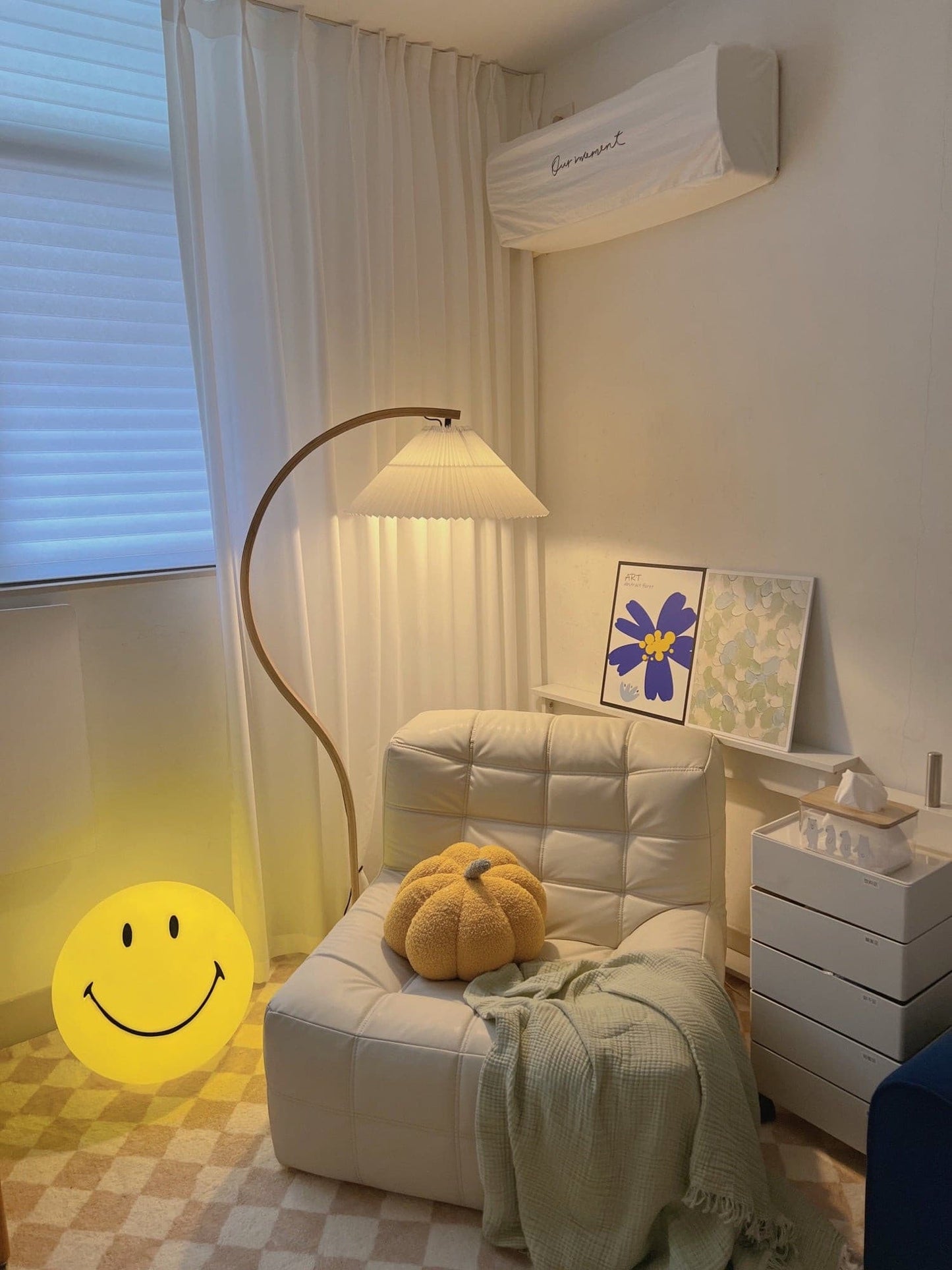 Mr Maria Smiley Table Lamp