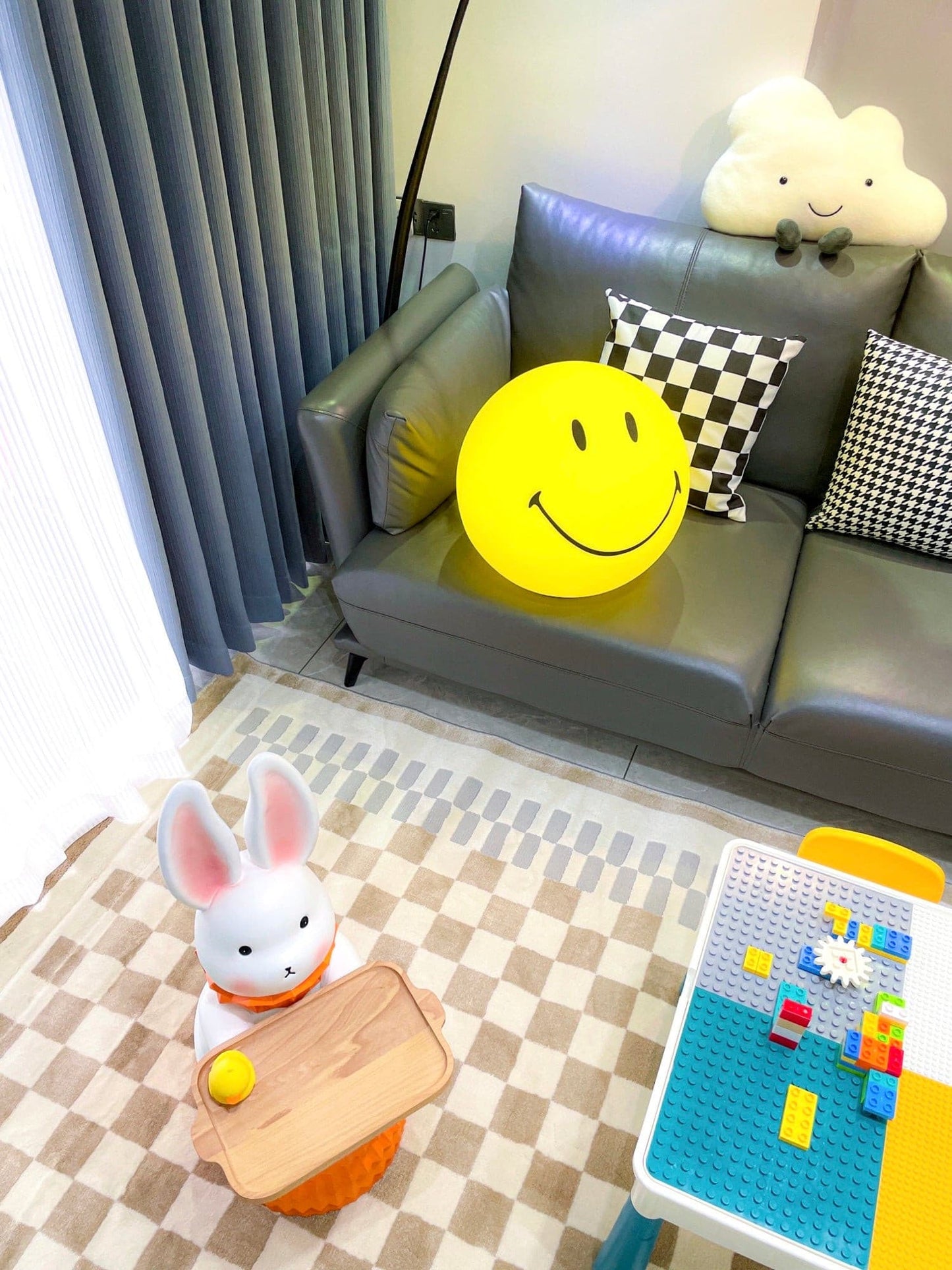 Mr Maria Smiley Table Lamp