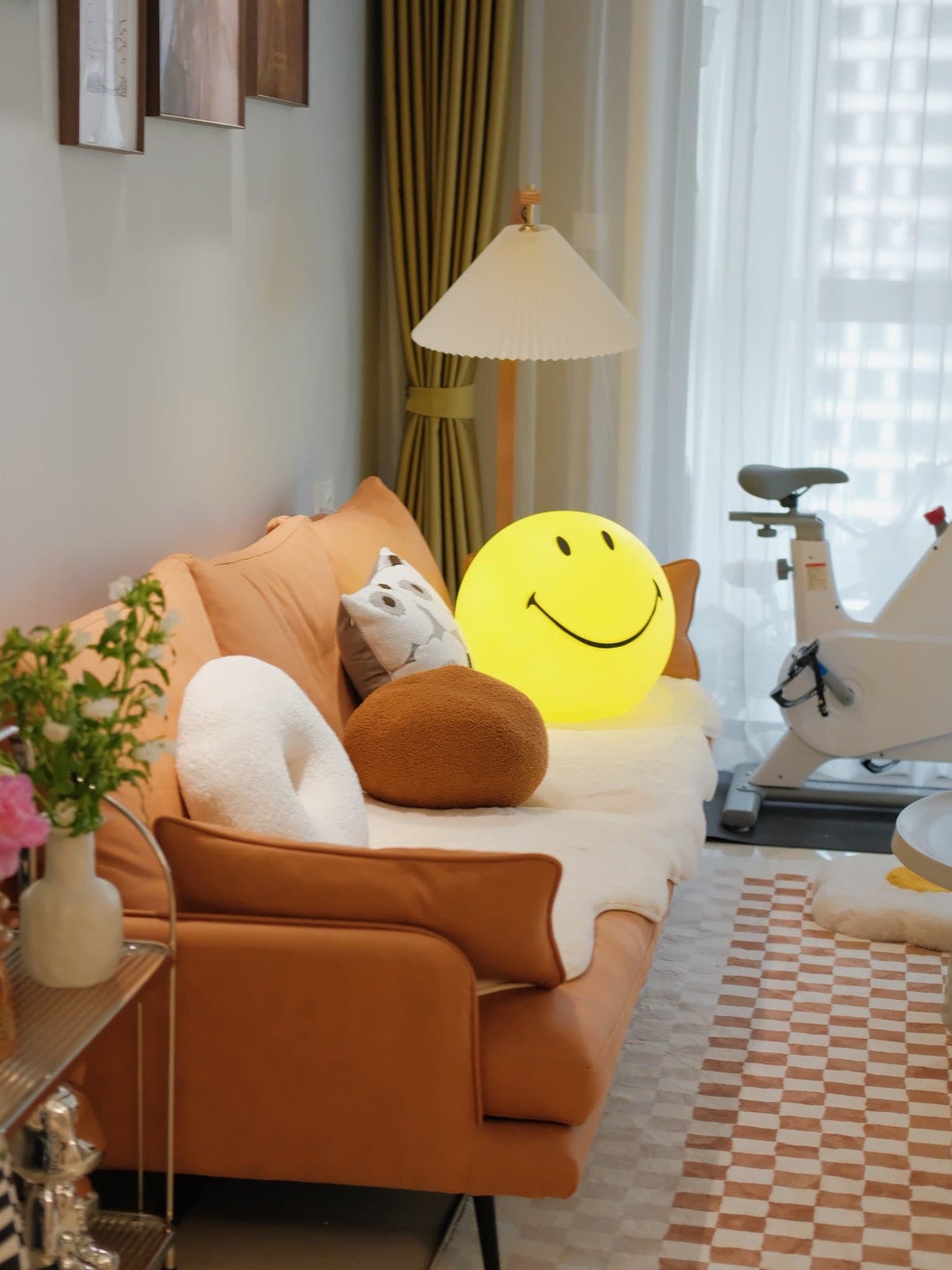 Mr Maria Smiley Table Lamp