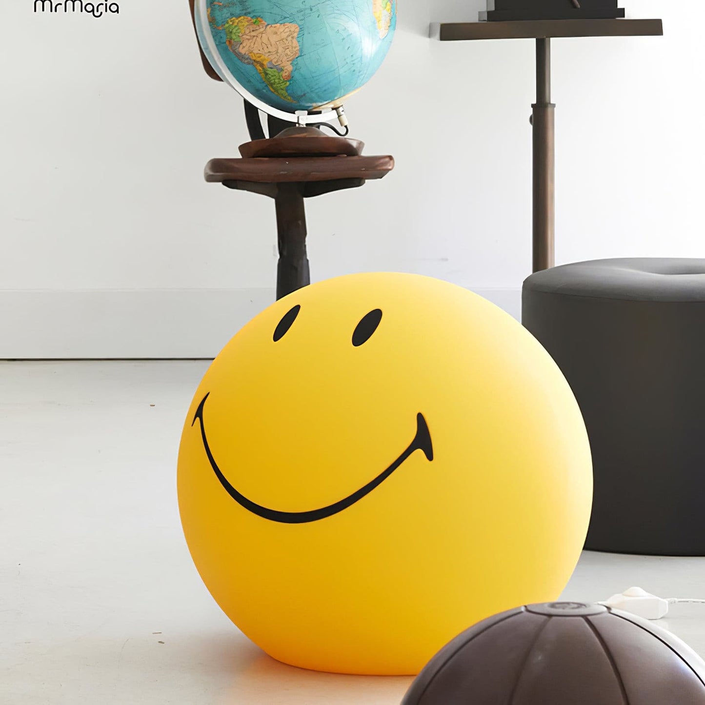 Mr Maria Smiley Table Lamp