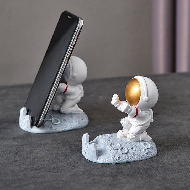 Astronaut Resin Phone Stand