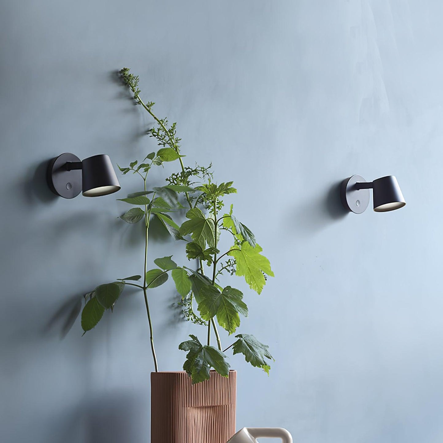 Tip Wall Lamp