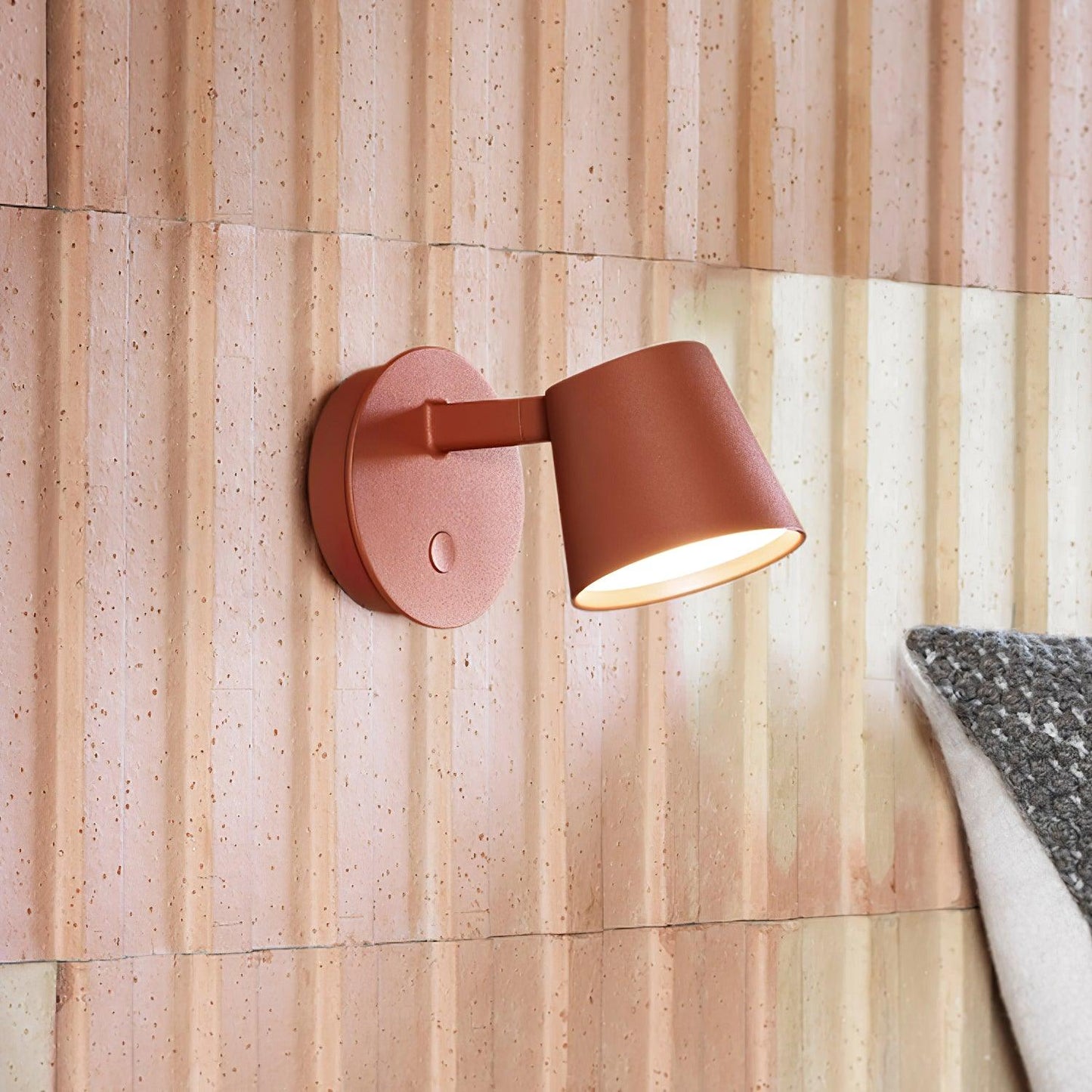 Tip Wall Lamp