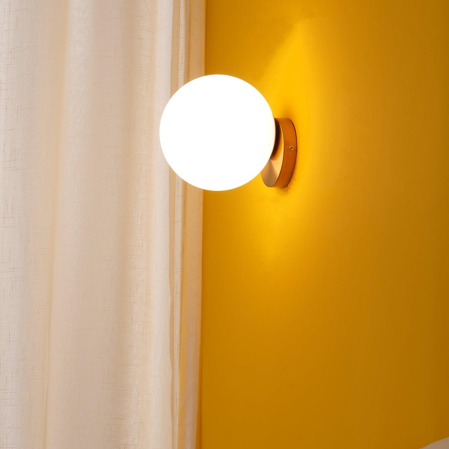 Tip of The Tongue Wall Lamp