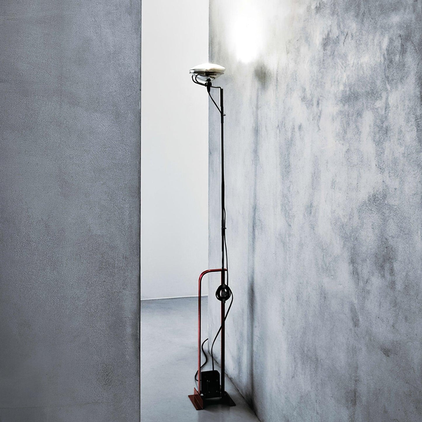 Toio Floor Lamp