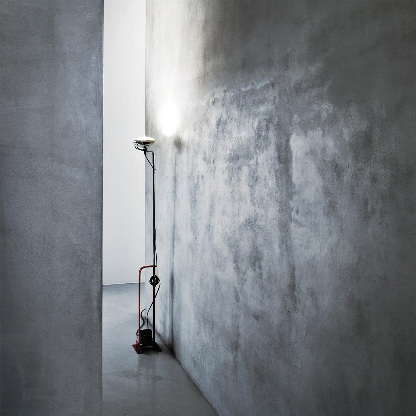 Toio Floor Lamp