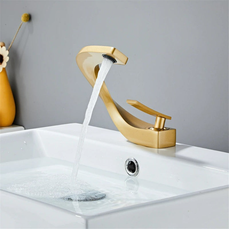 Vern - Curved Bathroom Faucet