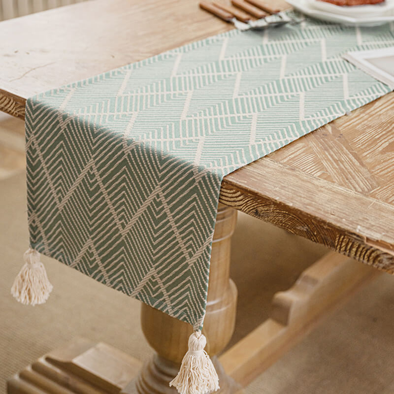 Wavy Jute Table Runner Decor