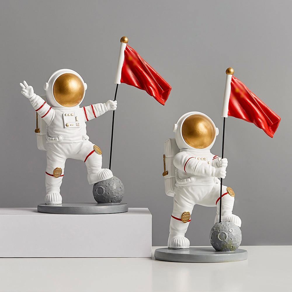 "We Made It" Astronaut Figurine - Nordic Side - astro, astronaut