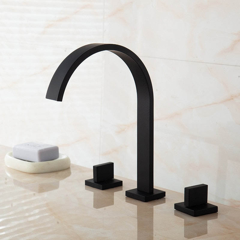 Modern Gooseneck Faucet in Chrome or Black