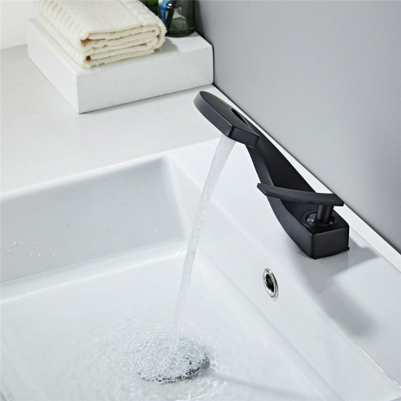 Vern - Curved Bathroom Faucet