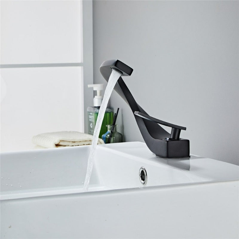 Vern - Curved Bathroom Faucet