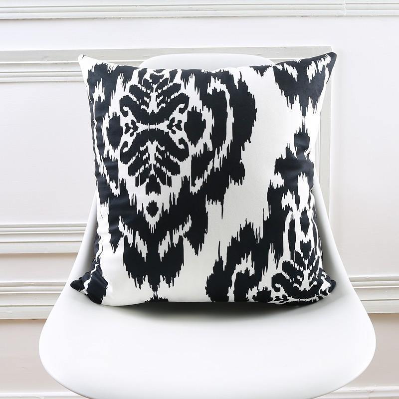 B&W Velvet Vintage Cushion - Nordic Side - 