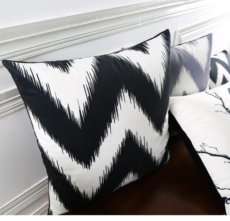 B&W Velvet Vintage Cushion - Nordic Side - 