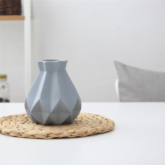 Matt Diamond Porcelain Vase - Nordic Side - 