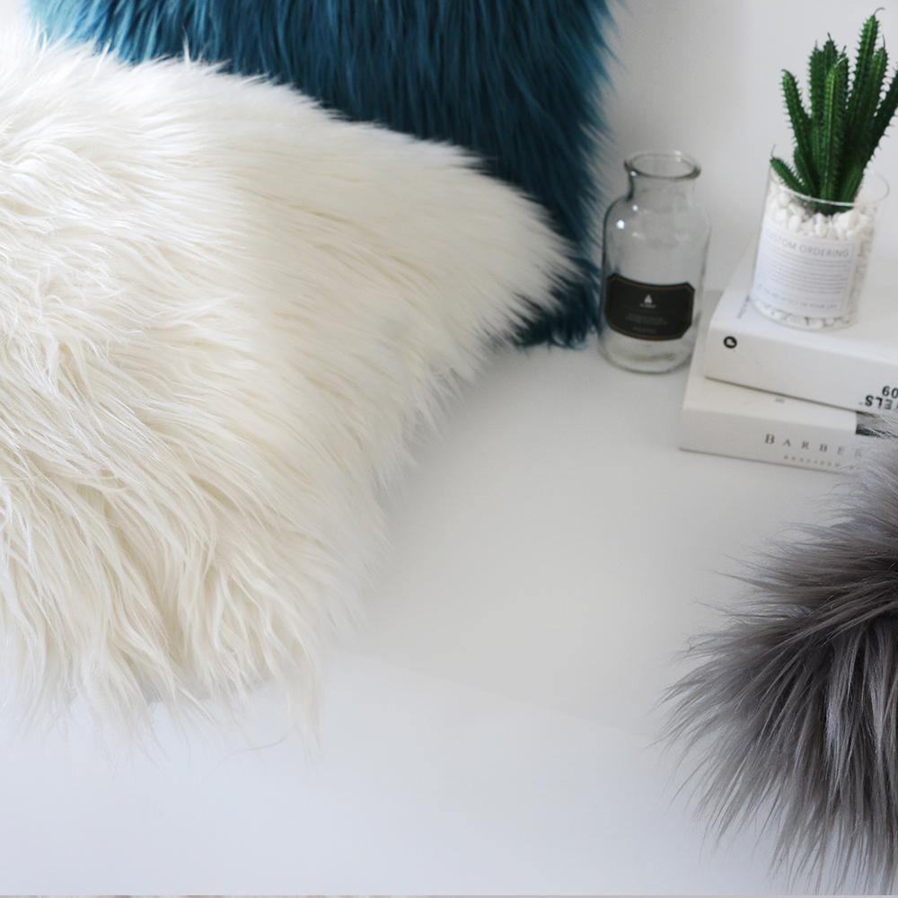 Plush Faux Fur Cushion Cover - Nordic Side - 