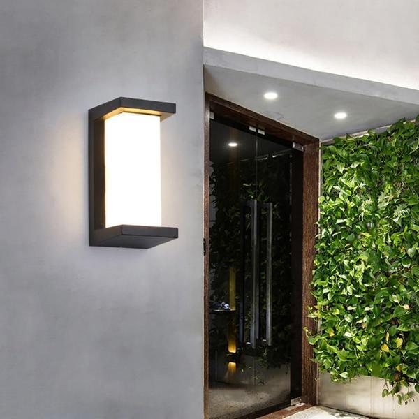 Vertical LED Outdoor Light