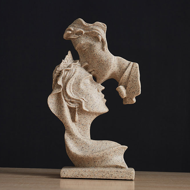 Romeo & Juliet Statue - Nordic Side - 