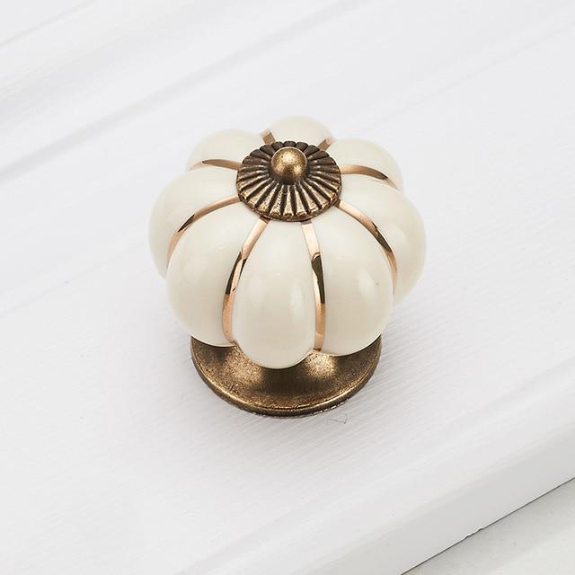 Belaru Pumpkin Knob - Nordic Side - not-hanger