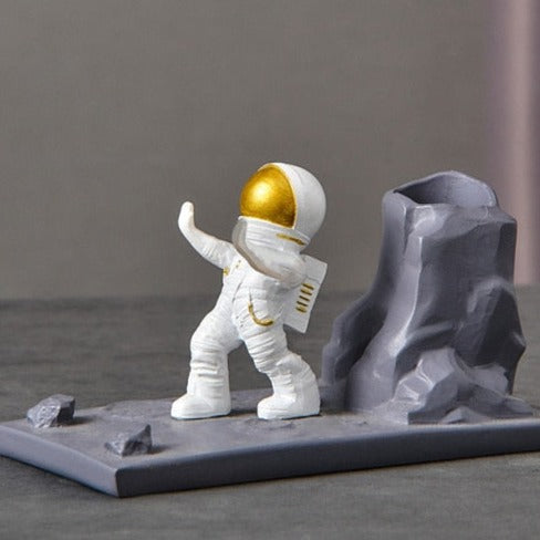 Astronaut Resin Phone Stand