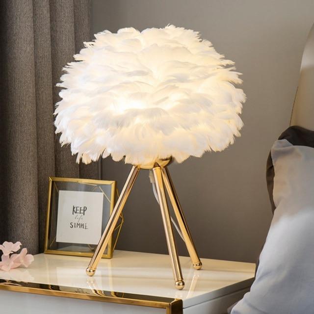 Modern Feather Table Lamp - Romantic Elegance