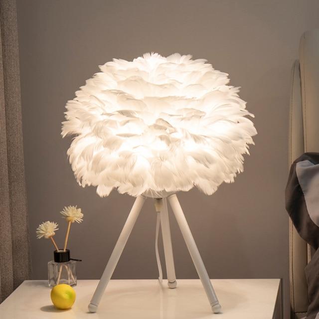 Modern Feather Table Lamp - Romantic Elegance